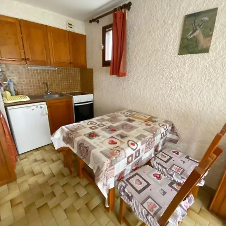 Spacieux Avec Balcon Et Garage, Proche Du Bossonnet Et Pistes De - Fr-1-459-88 Appartement